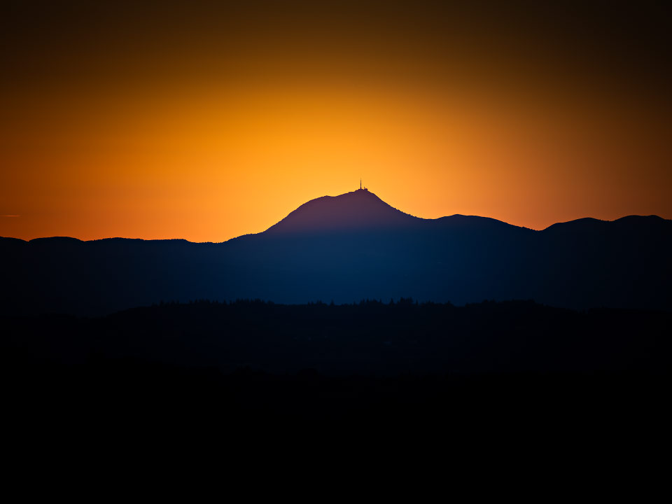 Puy de Dôme au coucher du soleil